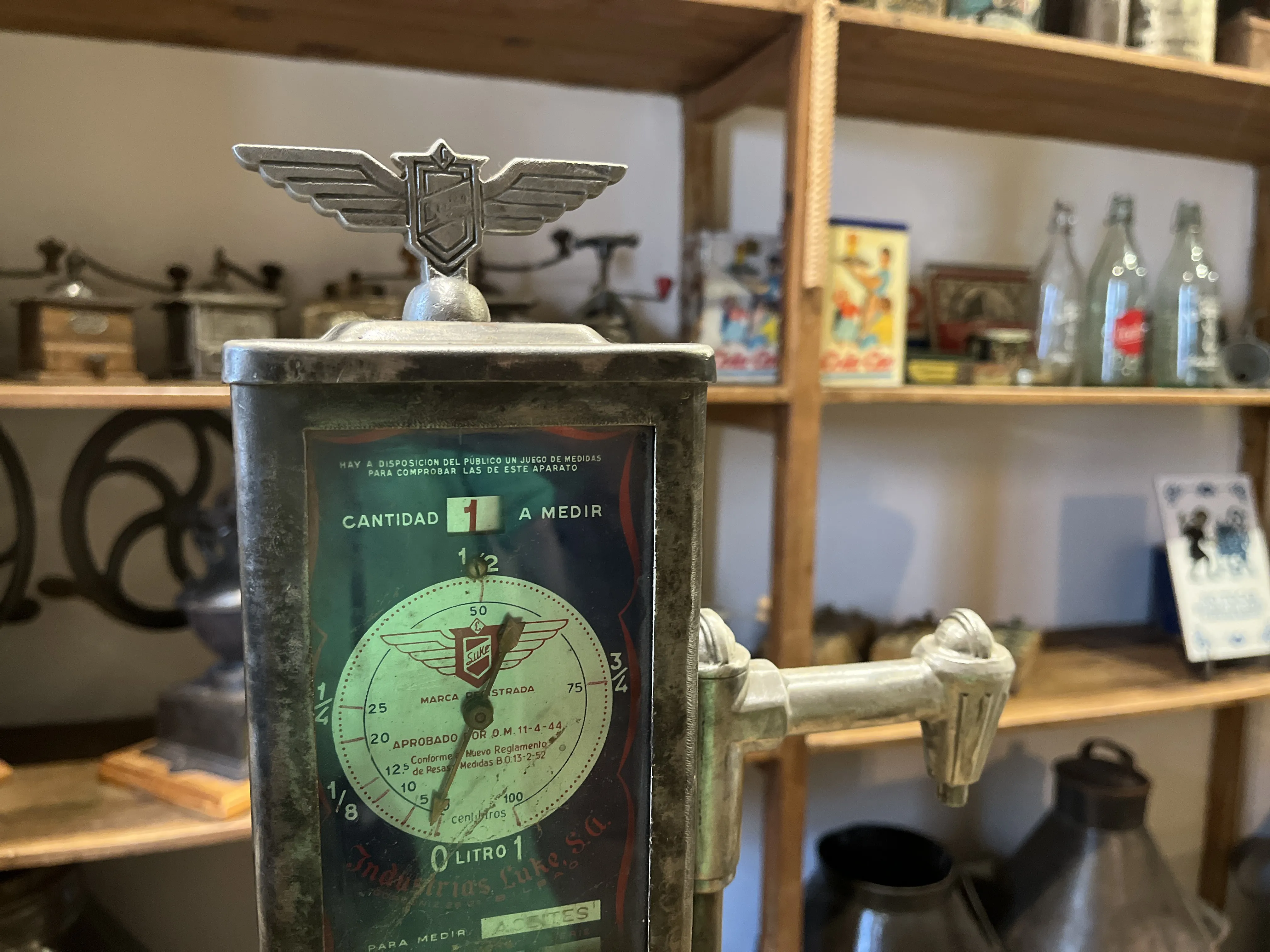 Museo antaño Alaraz Bomba de Aceite