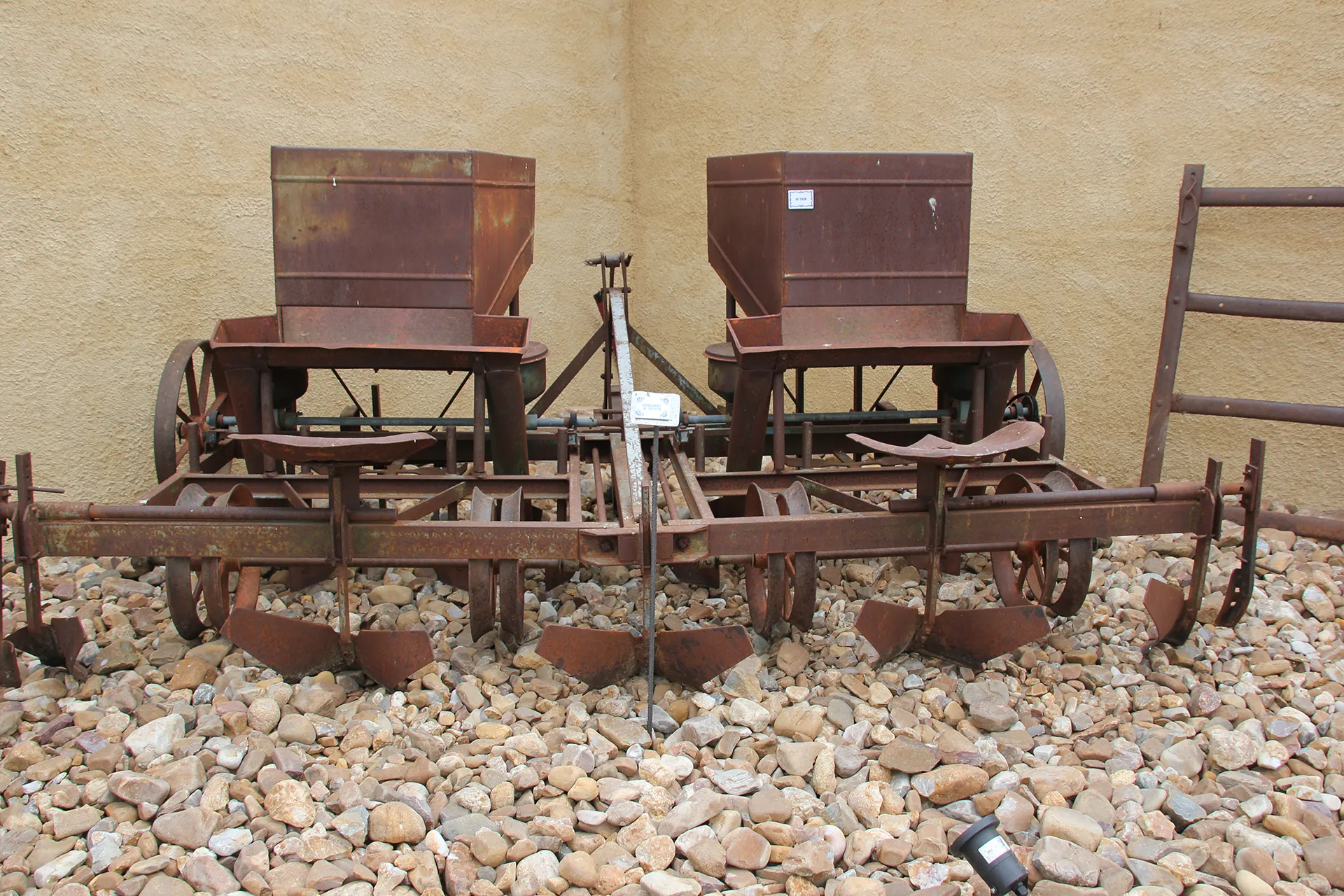 Museo antaño Alaraz Sembradora Patatas